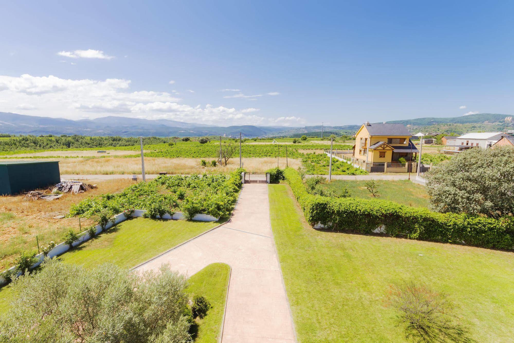 Rural Lacelo 4*